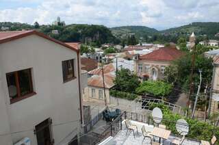 Хостелы Kutaisi Best Guest House Кутаиси Четырехместный номер-32